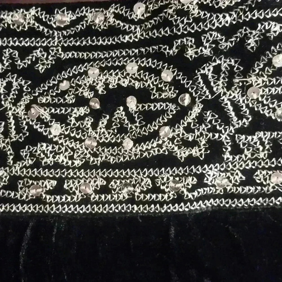 Mlle Gabrielle Black Crushed Velvet Embroidered/ Sequined Waist Side Zip Skirt - Picture 7 of 8